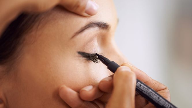 How To Apply Liquid Eyeliner For Every Eye Shape