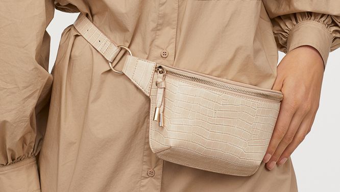 This Practical ’90s Bag Trend Is Making A Comeback
