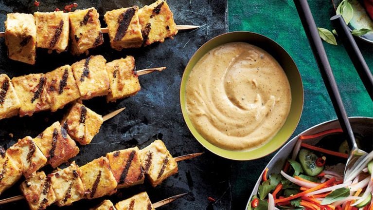 Easy tofu recipes - Tofu skewers with dip