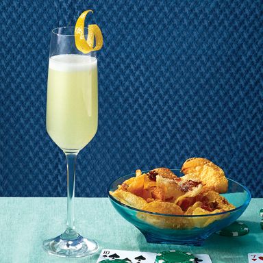 9 Elegant Champagne Cocktails To Ring In The New Year