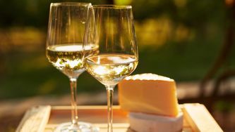 11 Fresh And Crispy White Wines To Try This Spring