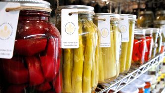 How To Shop At A Zero-Waste Grocery Store