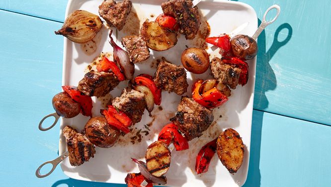 Steakhouse Skewers With Potatoes, Peppers And Shallots