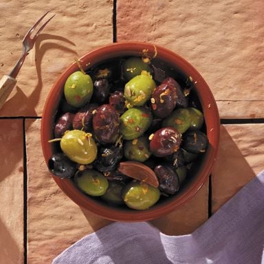 Marinated Olives With Citrus And Fennel Seeds