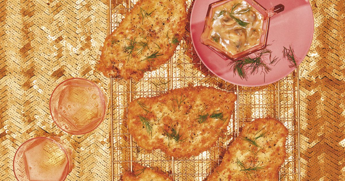 Pan-Fried Chicken Cutlets with Cava-Mushroom Gravy Recipe - Chatelaine