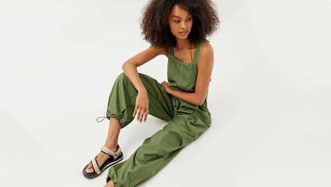 These Controversial Early Aughts Pants Are Making A Comeback