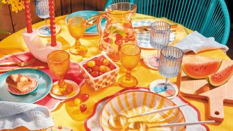 How To Set A Chic Table For Outdoor Entertaining