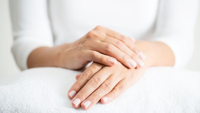 How To Remove Your Gel Nail Polish Manicure At Home