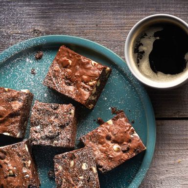 17 Decadent Brownie & Blondie Recipes