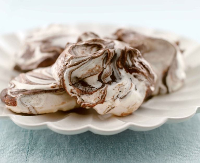 Vanilla-Chocolate Meringues