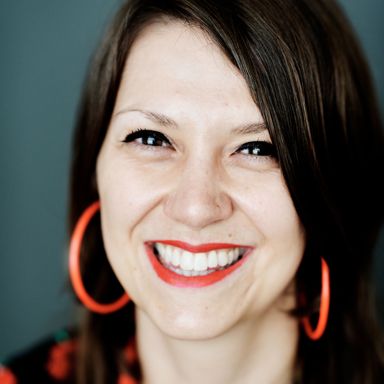 Liz Worth