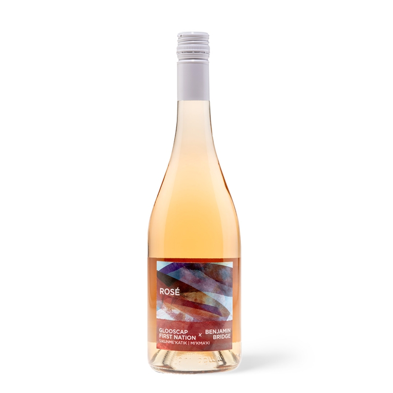 A bottle of Glooscap Rosé