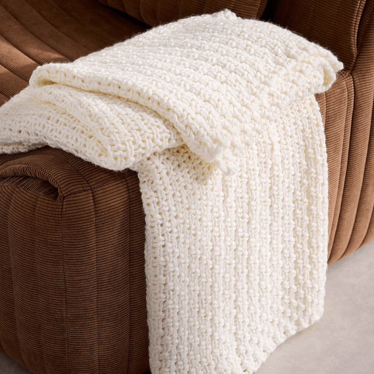 Cottagecore Decor Ideas: Maison Soft Knit Touch of Wool Throw