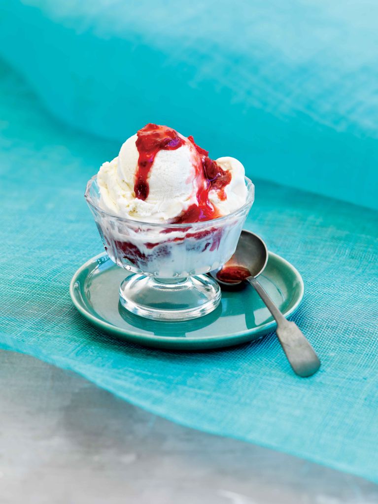 Wine-Soaked Strawberry Sauce