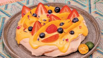 Pavlova with Calamansi Curd