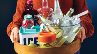 Four Tips From a Hosting Expert on Being An Excellent Potluck Guest
