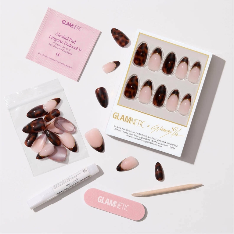 Glamnetic x Glamzilla Press On Nail Kit for an article about the best beauty products for August 2025.