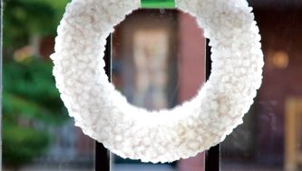 How To Make A Gorgeous Rock Sugar Wreath