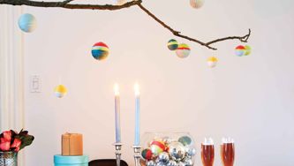 How To Make Yarn-Wrapped Christmas Ornaments