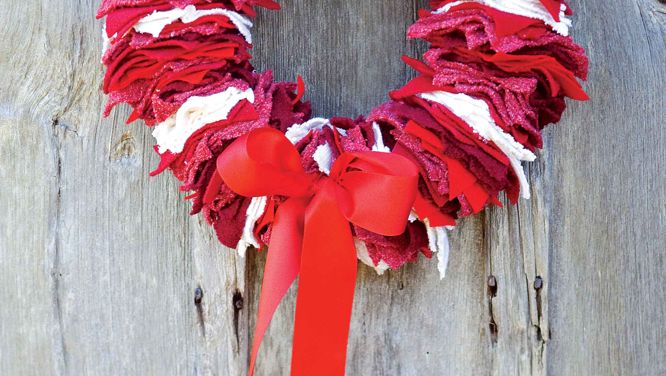 How To Make A Wreath Out Of Old Sweaters