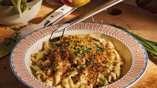 Alison Roman’s Creamy Cauliflower Pasta With Pecorino Breadcrumbs
