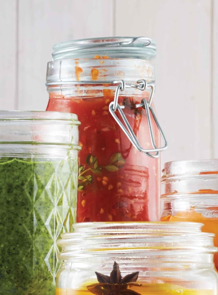 Tomato-thyme chutney