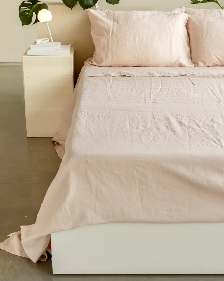 A set of pink Wilet linen sheets on sale for Black Friday 2025