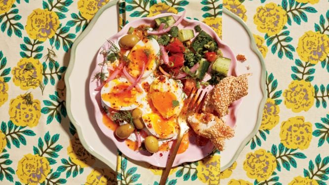 Çilbir (Turkish Eggs And Yogurt)