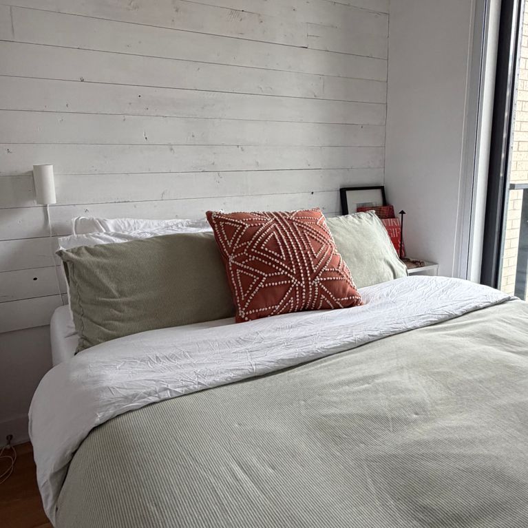 Casper Atlas Hybrid Mattress set up in bedroom