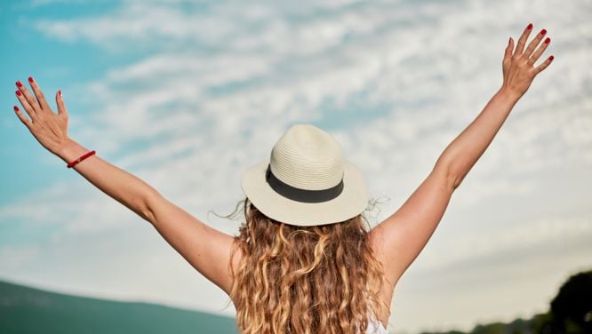 Welcome To Hot Divorcée Summer