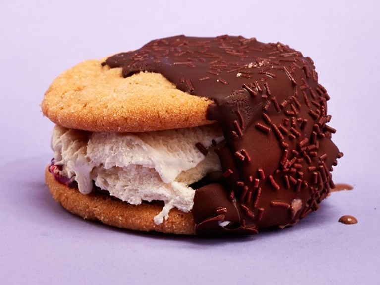 Raspberry-vanilla ice cream sandwich