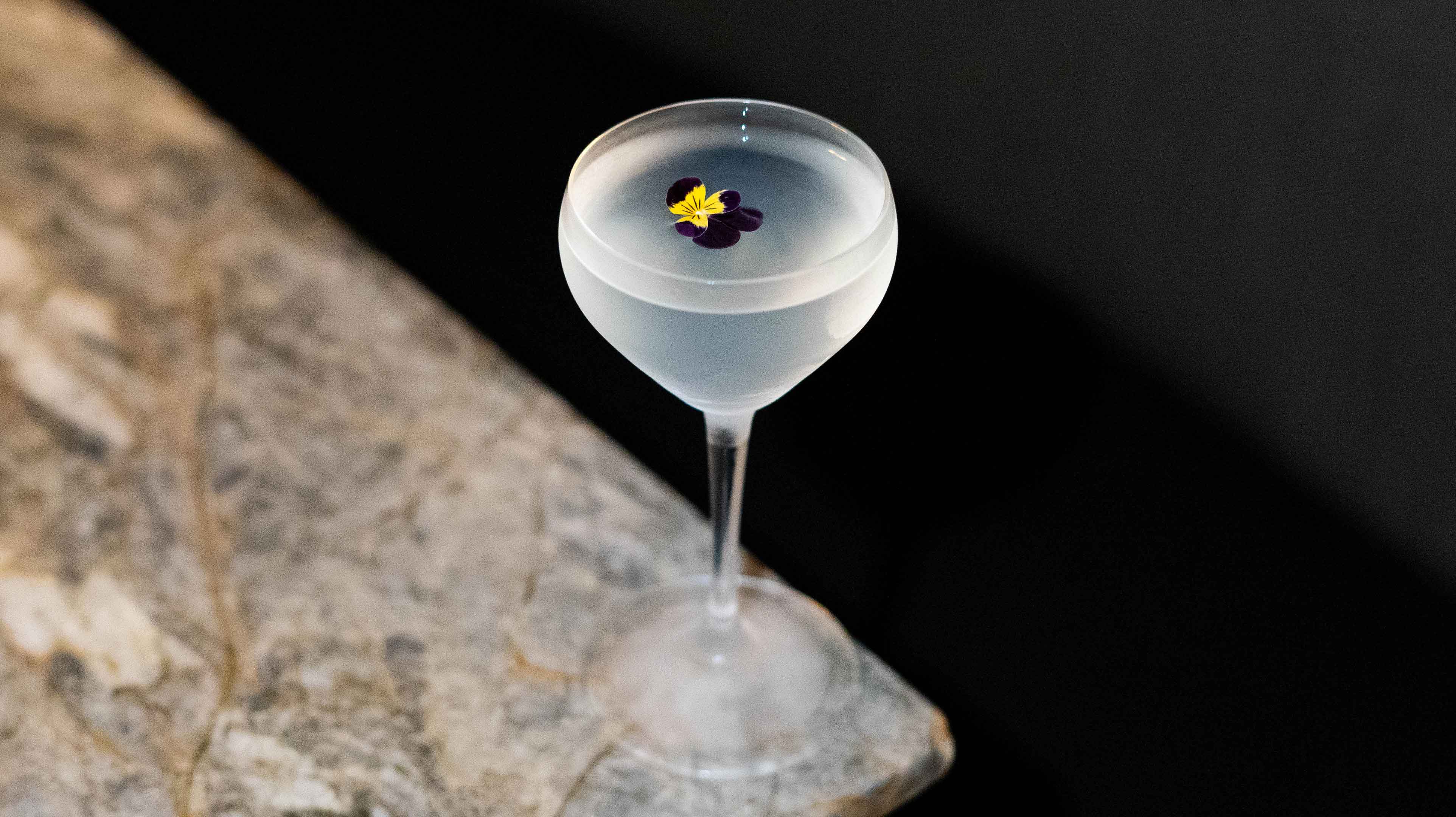 Why Nick And Nora Glasses Are A Cocktail Essential - Chatelaine